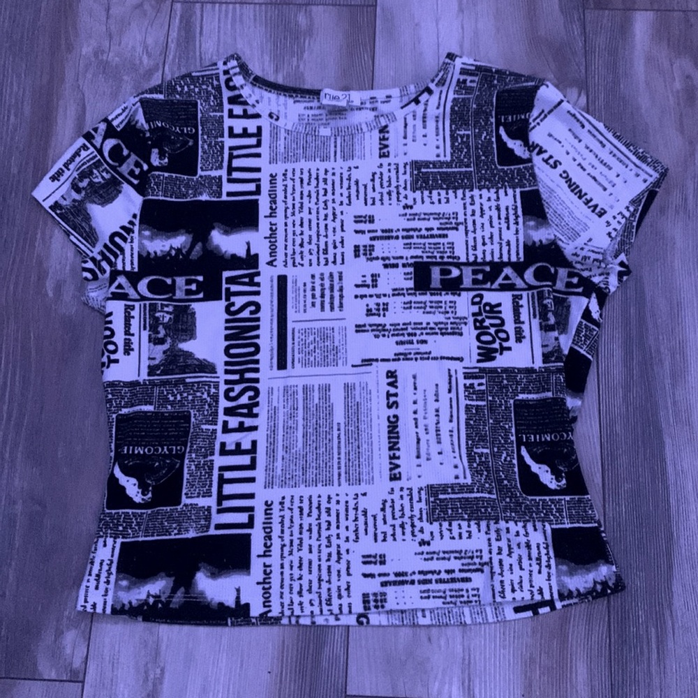 Graphic cropped t